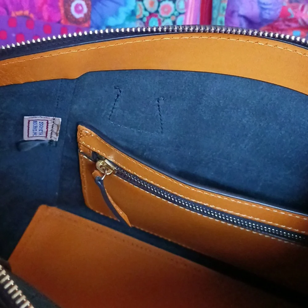 Gorgeous Black Leather Naomi Satchel - Picture 8 of 11